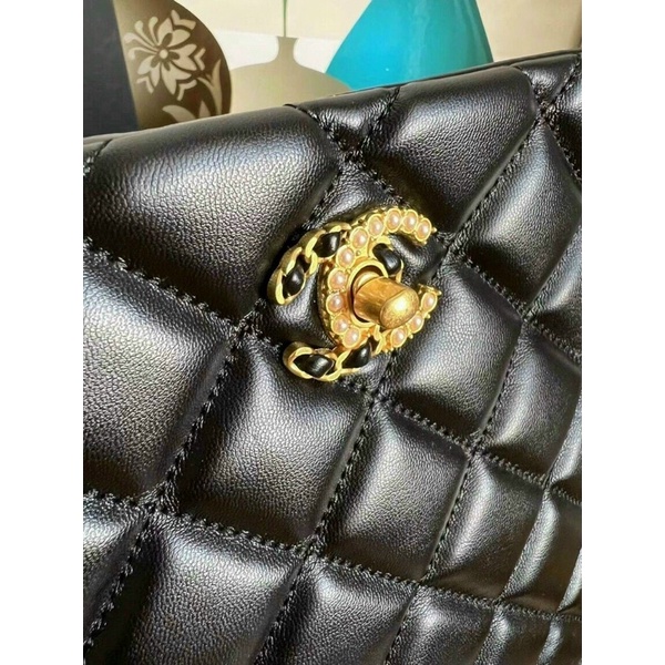 TNS-Túi đeo chéo chần ô trám siêu hottrend gift box làm quà siêu sang với màu đen classic