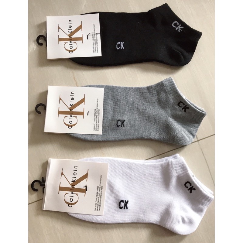 Tất nam ngắn cổ thể thao, chất cotton thấm hút mồ hôi. By SUMO Underwear.