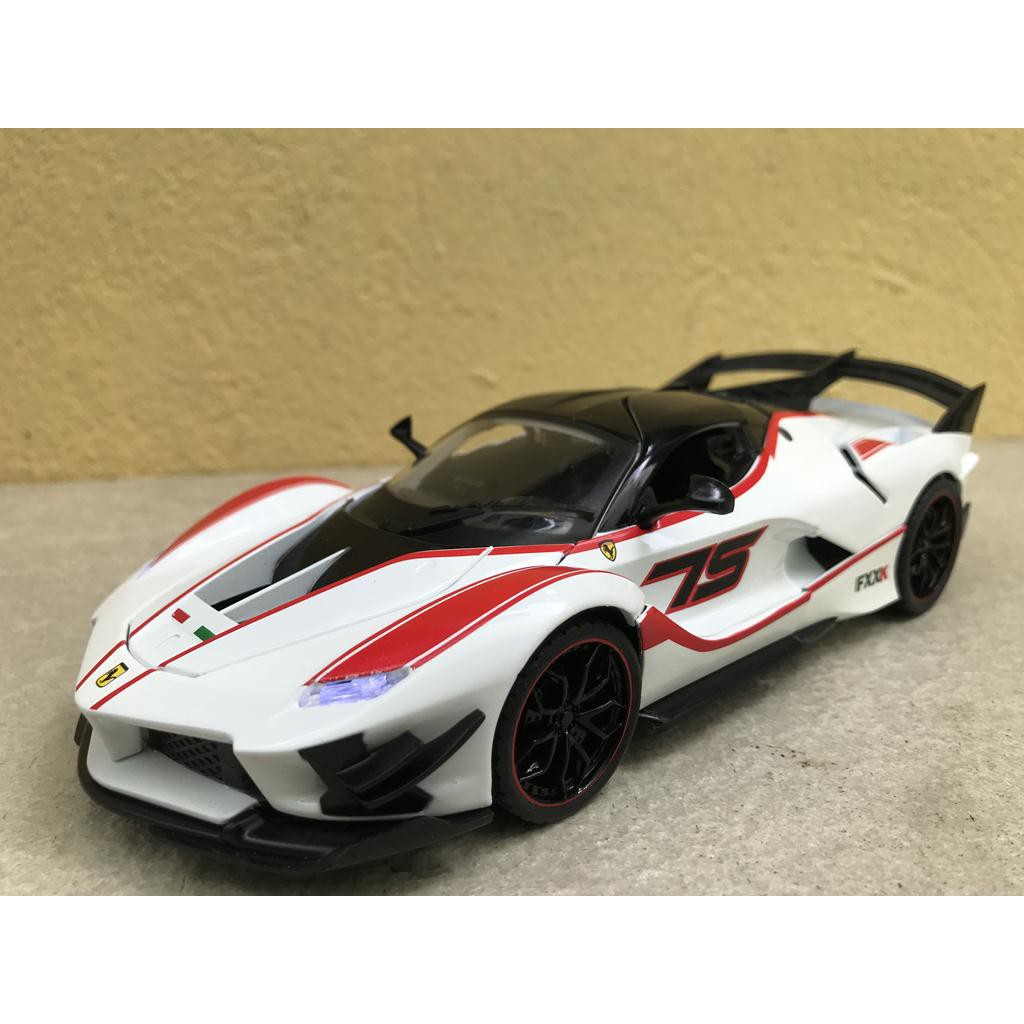 Mô hình xe đồ chơi FERRARI FXX - 1:24