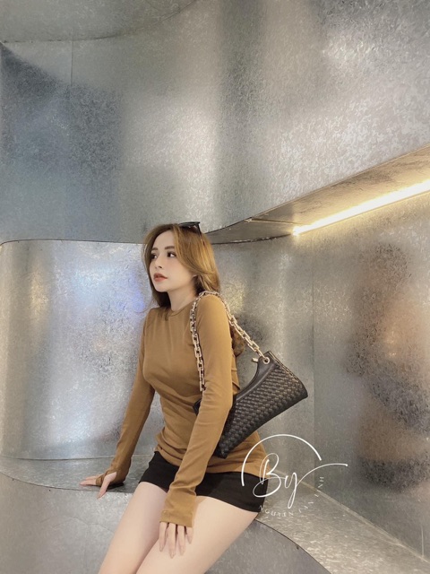 Áo cổ tròn xỏ ngón bốn màu cho nữ | BigBuy360 - bigbuy360.vn