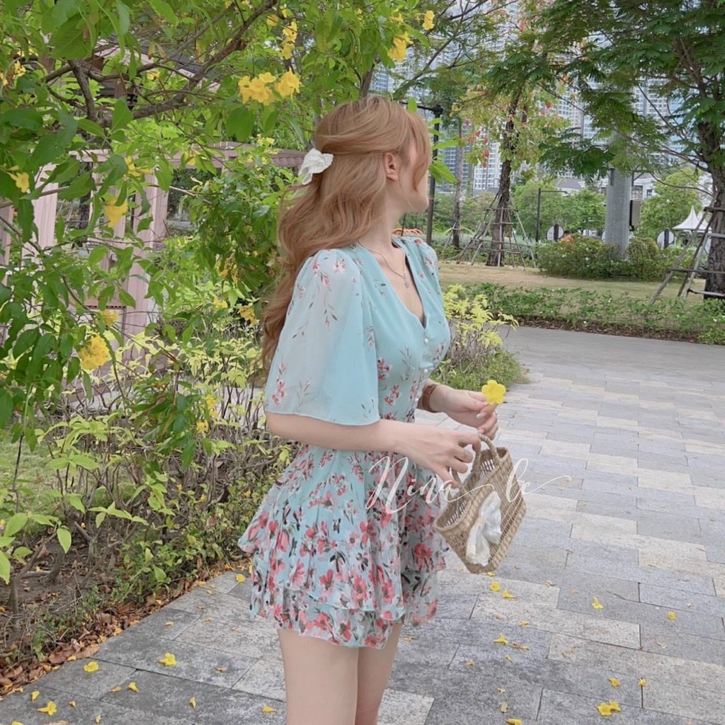 Jum cổ tim tay loe họa tiết hoa nhí xinh xắn