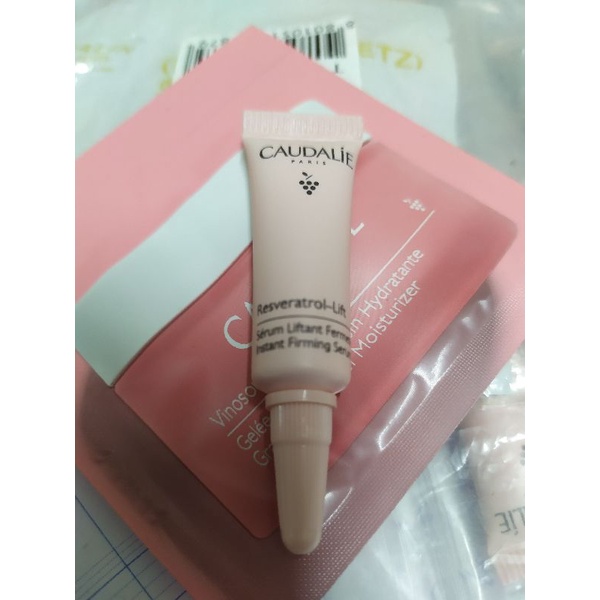 Chai huyết thanh cô đặc  siêu tái tạo trẻ hóa da Caudalie Resveratrol Sample 2ml