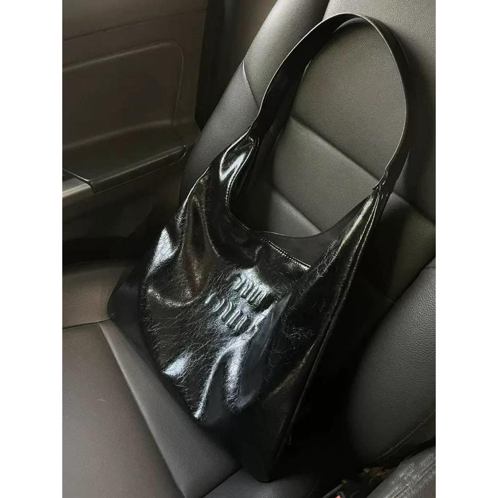 Túi da bigsize Miumiu