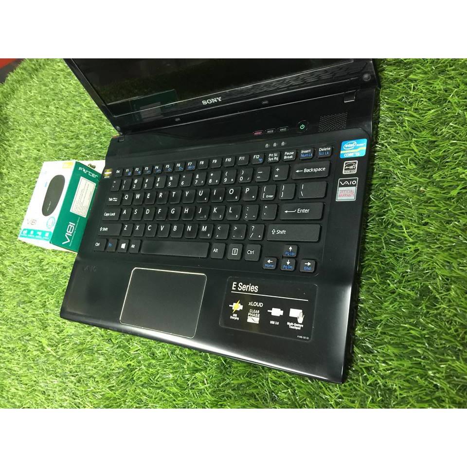 Hot Hot Laptop Sony vaio SVE14 Sang chảnh chíp core i5-3210M/4GB/HDD 320GB Cạc rời game mượt. Tặng chuột không dây