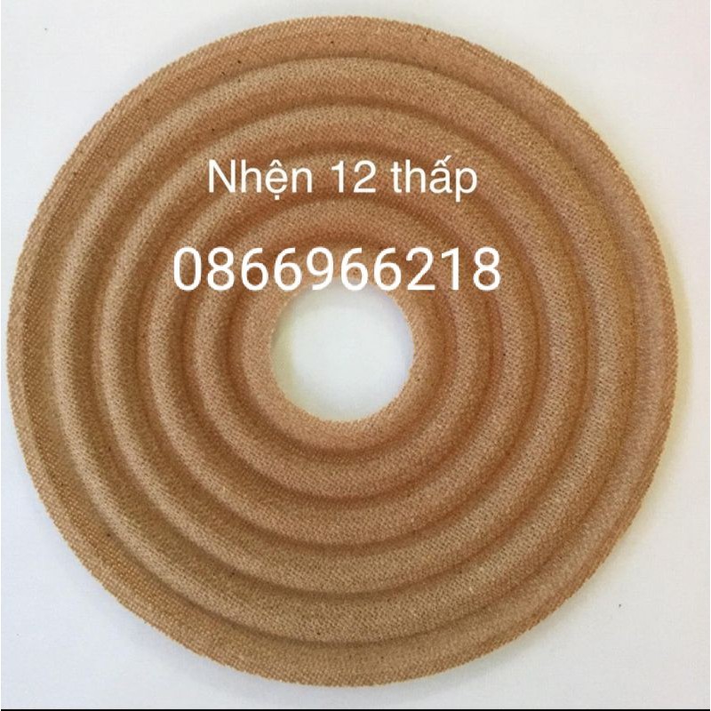 Nhện loa đường kính 12cm chân thấp.