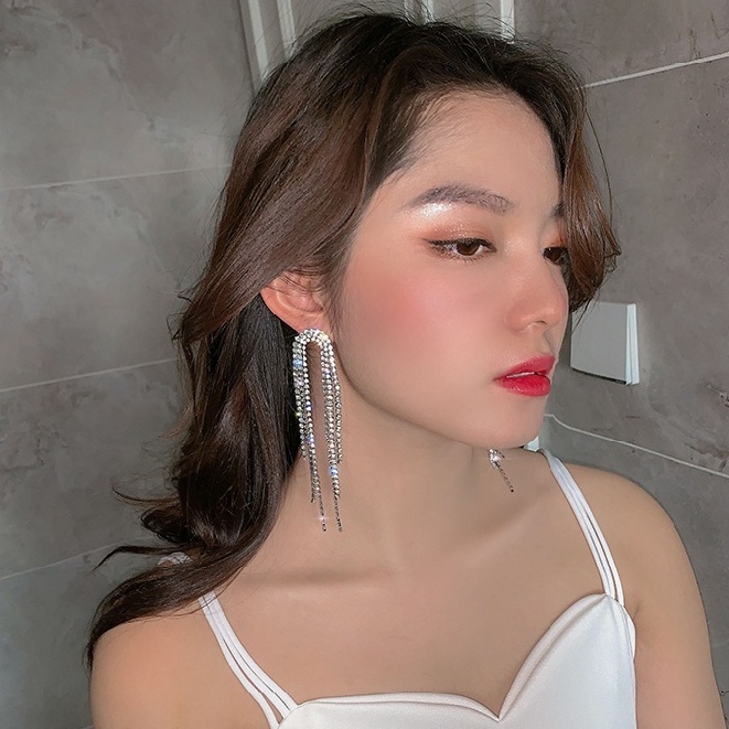 Bông tai dài đính đá sang trọng cho nữ