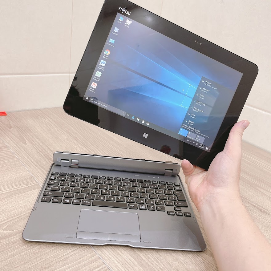 Laptop 2 trong 1 Fujitsu Q555 kèm bàn phím Window 10 - Ram 4G 64G