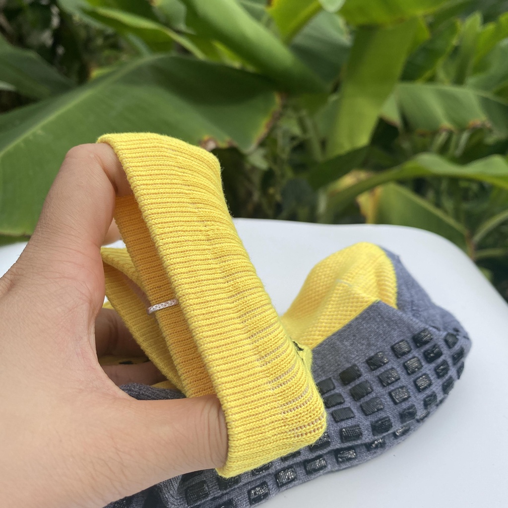 Tất đá bóng thể thao chống trơn trượt cao cấp, vớ đá banh có cao su chống trơn giá rẻ