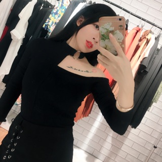 Áo croptop kiểu có chocker