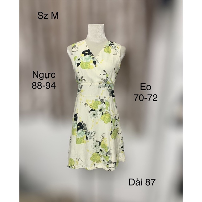 Đầm linen hoa chéo ngực xoè nhẹ