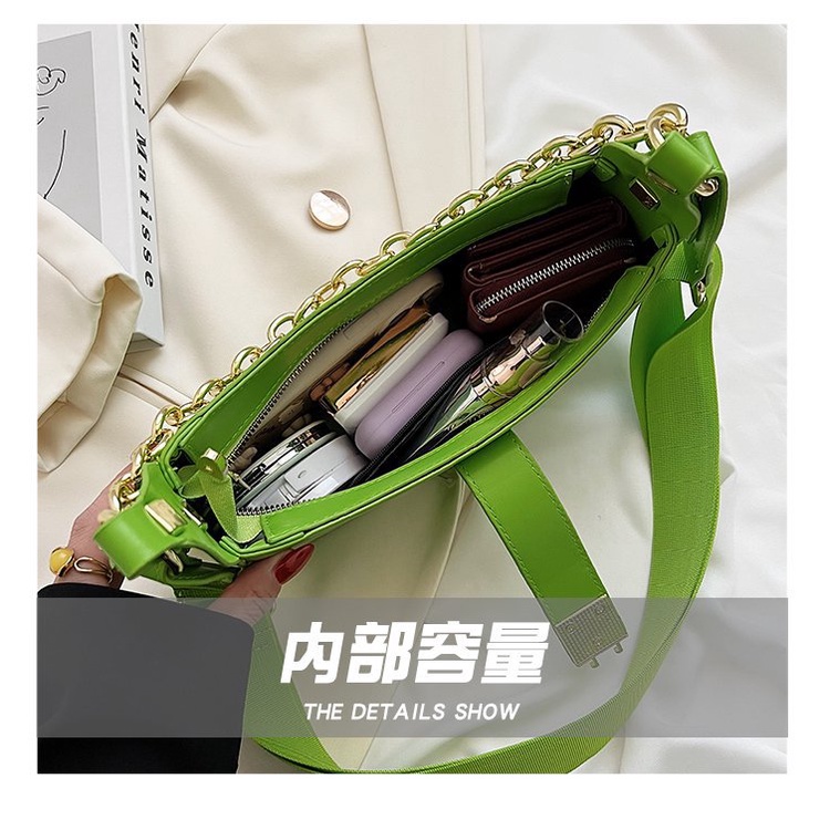 Túi Xách Đeo Vai Kiểu Vuông Nhỏ Phối Dây Xích Thời Trang Cao Cấp 2022