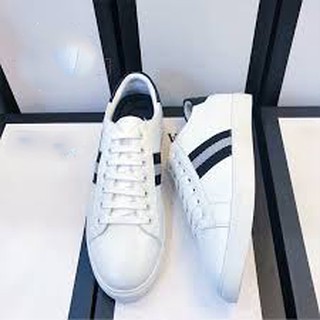 XẢ KHO GIÀY THỂ THAO SG