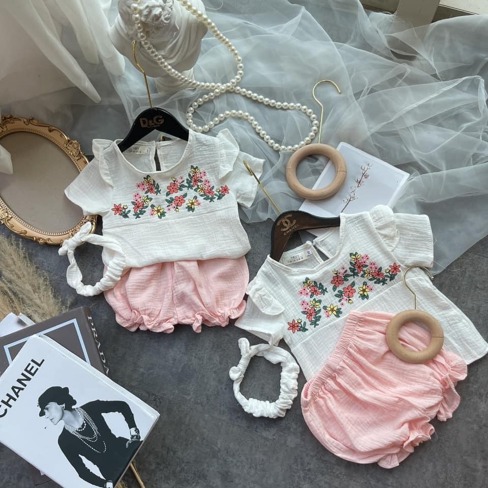 Đồ bộ trẻ em cho bé gái set 3 món áo vải đũi ngực thêu hoa quần hồng kèm Tuban cho bé JIMADO AB86521