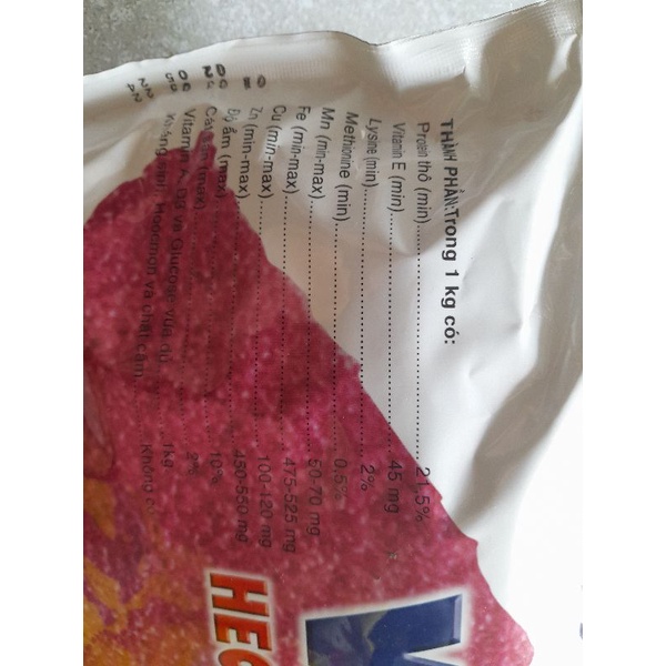 Cám tập ăn cho lợn con heo con, thức ăn dinh dưỡng cho lợn sơ sinh, chó, dê cừu trâu bò thỏ