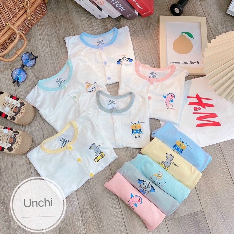 Bộ cộc tay Unchi CÚC GIỮA chất peptit nền trắng họa tiết cho bé trai bé gái (Sz 4-14kg)