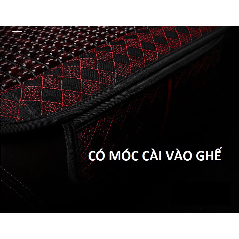 Tấm lót ghế ô tô có hạt gỗ massage cao cấp cài chốt cố định chắc chắn màu đen phối đỏ