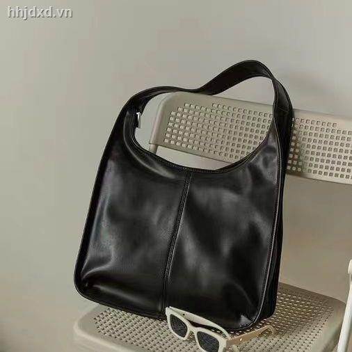 Túi tote đeo một bên vai bằng da mềm