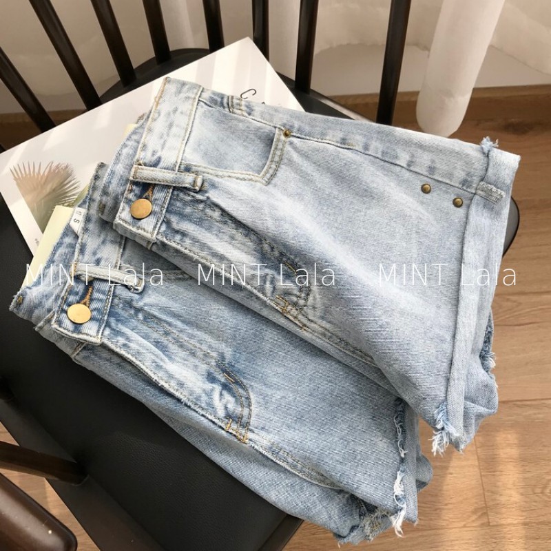 Quần Short Jean Nữ Rách Nhẹ Cạp Cao Màu Xanh Bạc
