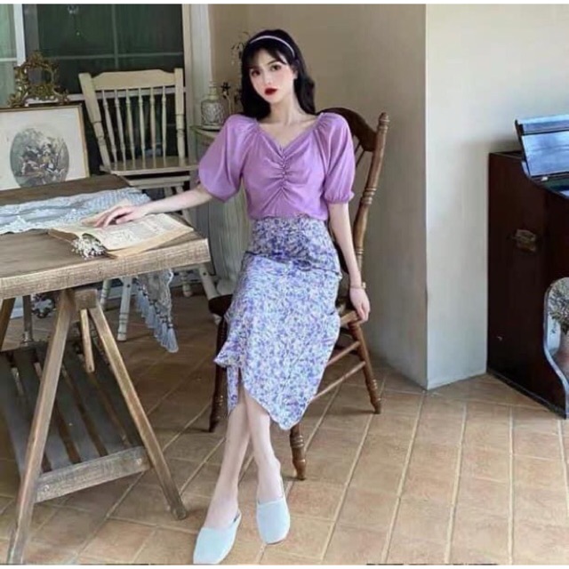 Set trang phục áo tím kiểu tay phồng nhíu ngực cổ V + chân váy maxi hoa nhí