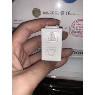 "( XẢ KHO) Ổ cắm Panasonic 1081-7SW(hạt to-wide)