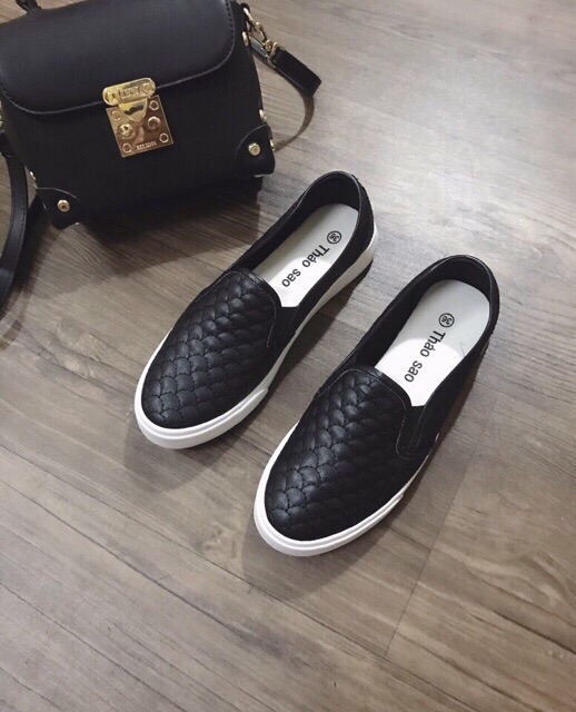 Giày slip on vảy cá
