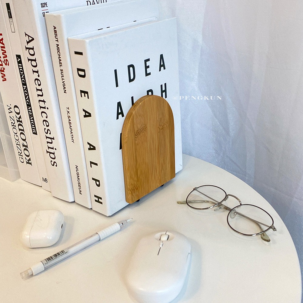 Giá sách bằng gỗ thiết kế sáng tạo