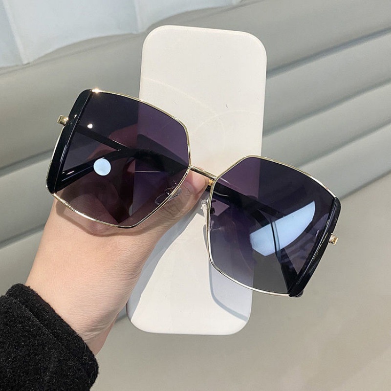 Kính mát thời trang EMOJI viền kim loại phối màu trẻ trung độc đáo đẹp sang trọng bảo vệ mắt phù hợp đi chơi du lịch 231