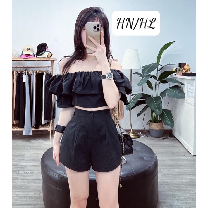 Set thô trễ vai hai màu đen trắng