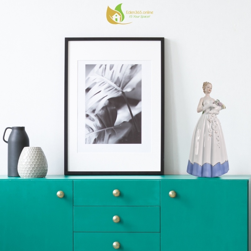 Tượng cô dâu Châu Âu Camila bằng sứ - Trang trí nội thất sang trọng – KT dài 14 x cao 31 cm