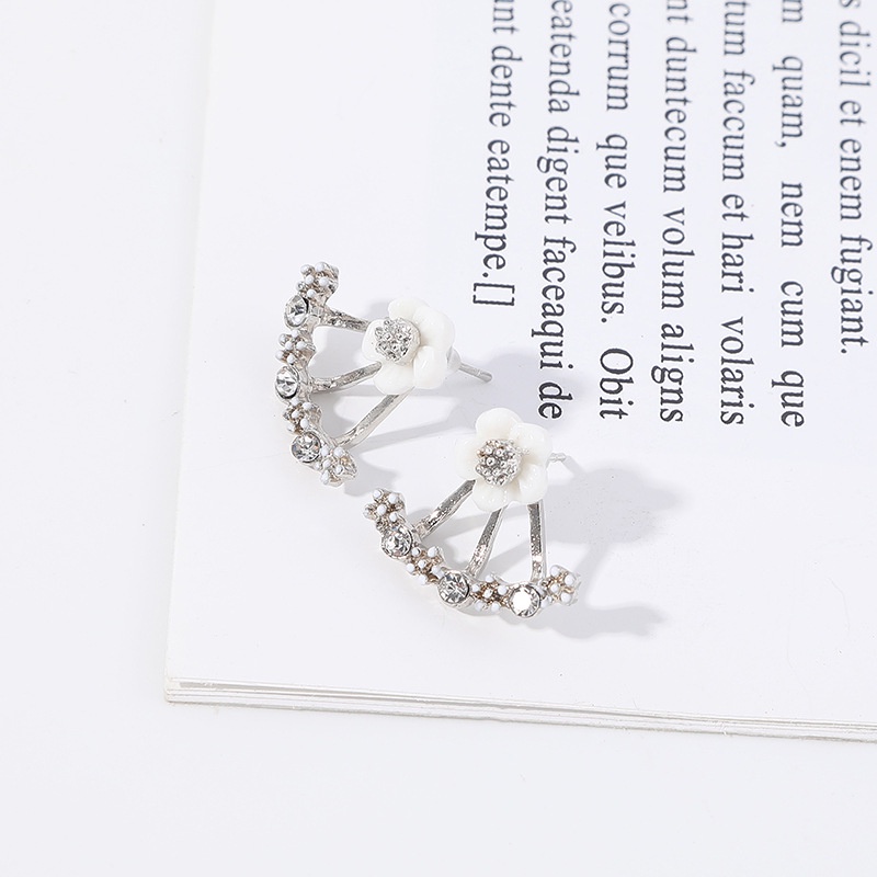 Bông tai cúc hoạ mi thời trang