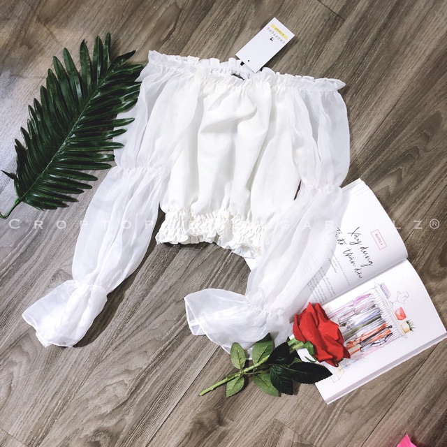 Croptop hở bẹt trễ vai tay voan nhún bèo thiết kế - by SugarGalz