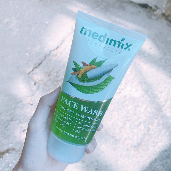 [ CHÍNH HÃNG ] SỮA RỬA MẶT MEDIMIX 6 LOẠI THẢO DƯỢC LÀM SẠCH DA CẤP ẨM 150ML - ẤN ĐỘ