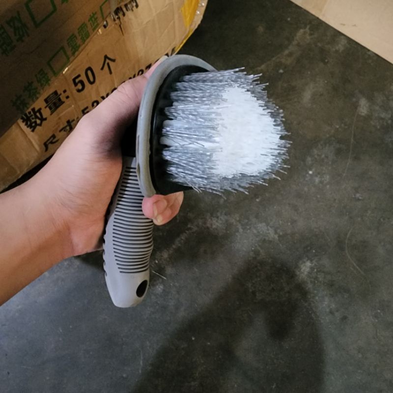 Bàn chải vệ sinh xe máy ô tô, bàn chải chà mâm xe ô tô, xe máy cán xám bản lớn
