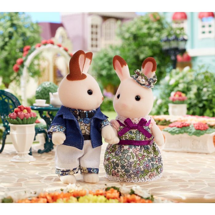 Đồ Chơi Sylvanian Families Cặp Đôi Thỏ Chocolate Thời Trang Khu Vườn Hoa Floral Garden Dress Up Couple