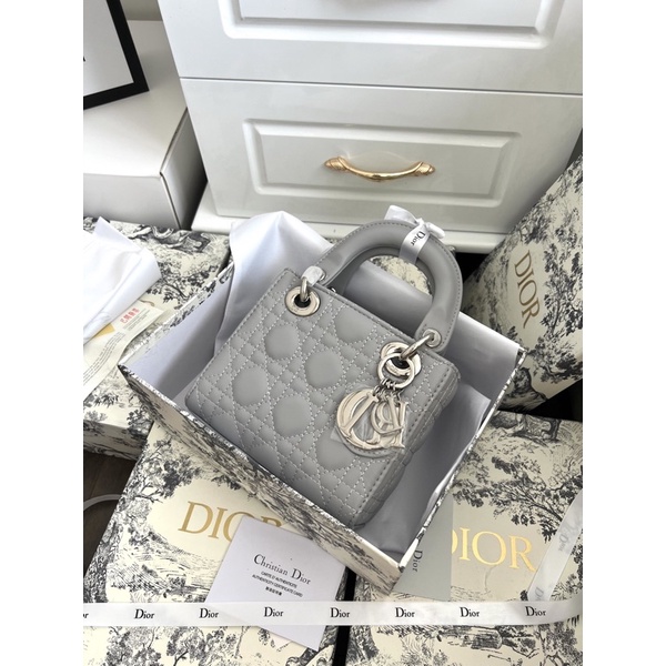 Túi xách Lady 3 ô khóa bạc