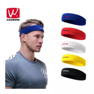 Băng Trán thấm mồ hôi