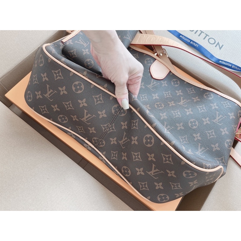 Túi Lv size40cm fullbox vip nam châm chất da cực mềm và hịn