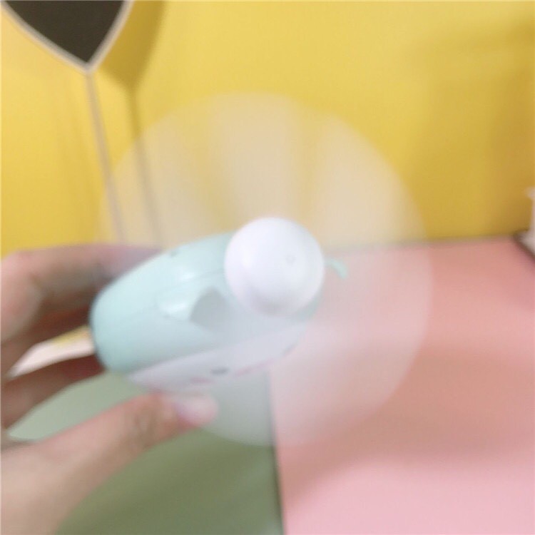 Quạt Tích Điện cầm tay Mini siêu dễ thương Mickey - Tích hợp Đèn LED siêu tiện lợi T3B2 | BigBuy360 - bigbuy360.vn