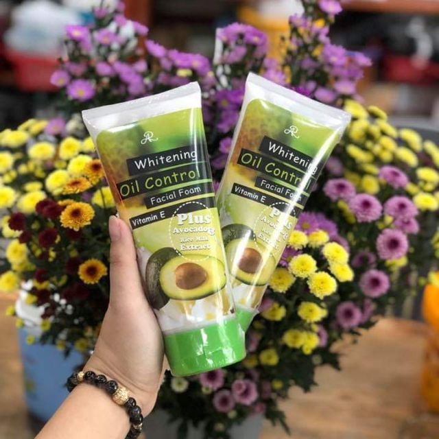 Sữa rữa mặt bơ Thái Lan