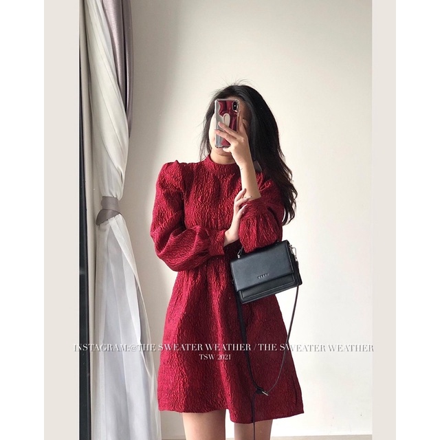 (Ảnh thật) Váy gấm đỏ đô chiết eo cut out lưng the.sweaterweather TSW | BigBuy360 - bigbuy360.vn