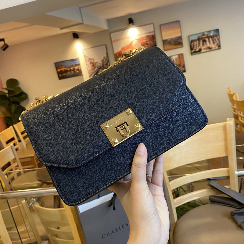 Túi khoá vuông đinh da trơn size 22 đẹp xuất sắc(không hộp) | BigBuy360 - bigbuy360.vn