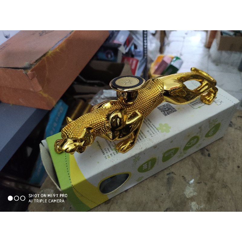 Đế hít nam châm giá đỡ điện thoại trên ô tô 360 độ con Ếch | BigBuy360 - bigbuy360.vn