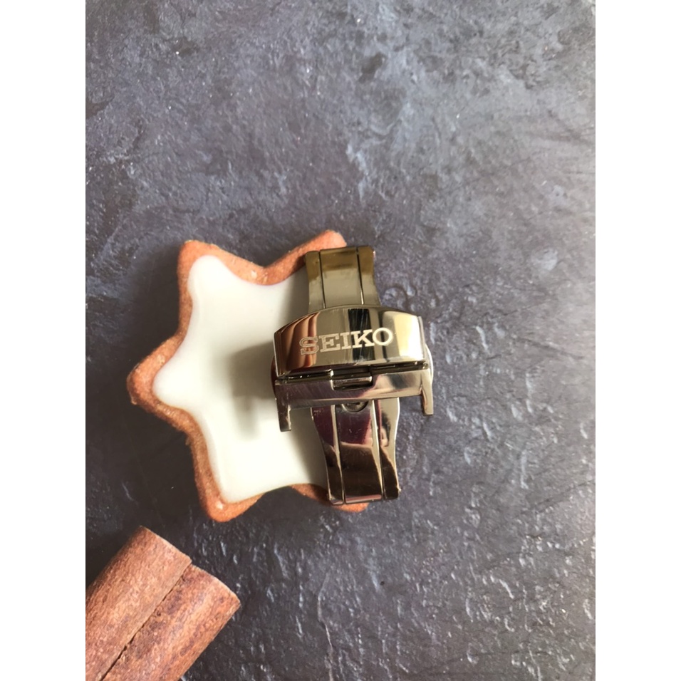 Khoá Bướm Khắc Logo Thay Thế Cho Khóa Đồng Seiko