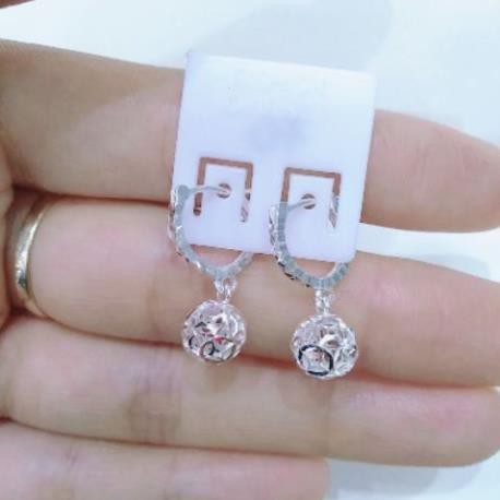 bông tai bạc hình cầu , chạm khắc kim tiền , tài lộc , may mắn , tiền tài , đều hội tụ trên sản phẩm này luôn ạ hihi