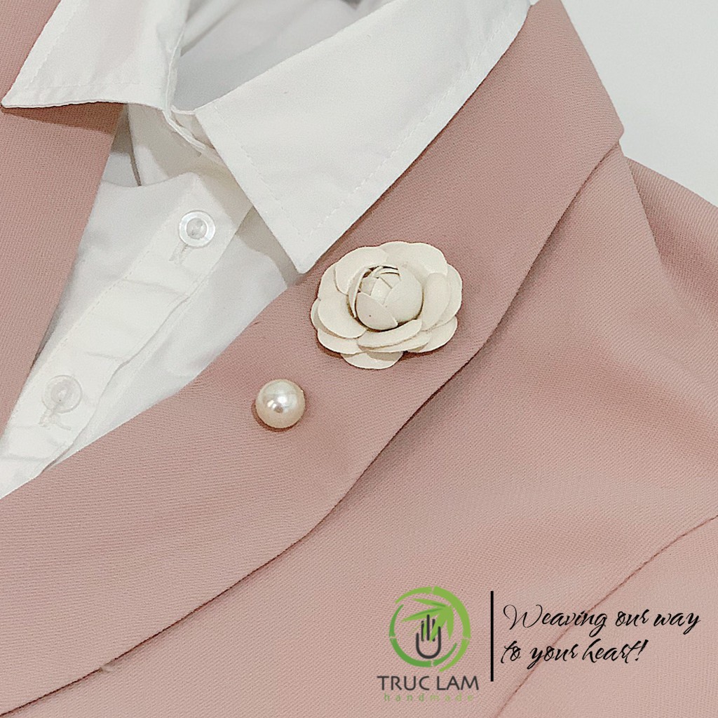 Phụ Kiện Ghim Cài Aó Bông Hoa Trà Da PU Đính Hạt Trai A Trúc Lâm Handmade