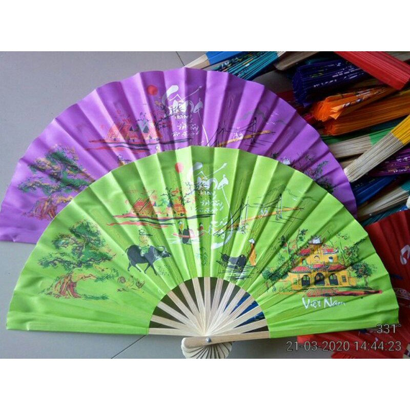 Quạt vải thư pháp đủ màu