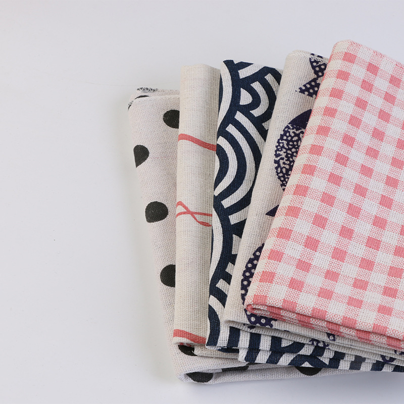 Khăn trải bàn bằng chất liệu cotton và vải lanh cỡ 90x90cm dùng trang trí