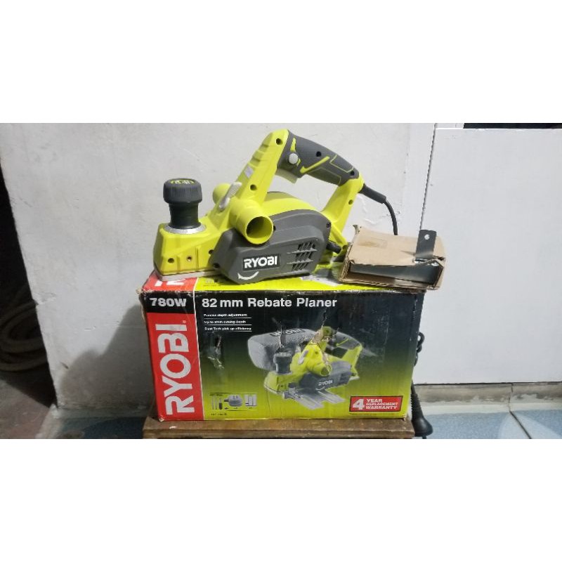 Máy bào Ryobi