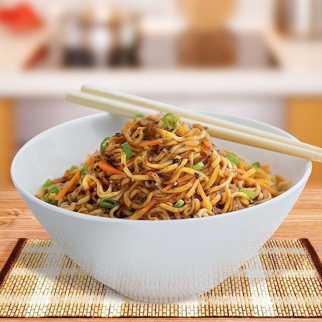 MÌ KOKA HẠT TIÊU – MÌ XÀO KHÔ - NHẬP KHẨU 100%/ KOKA SIGNATURE – BLACK PEPPER FRIED NOODLES