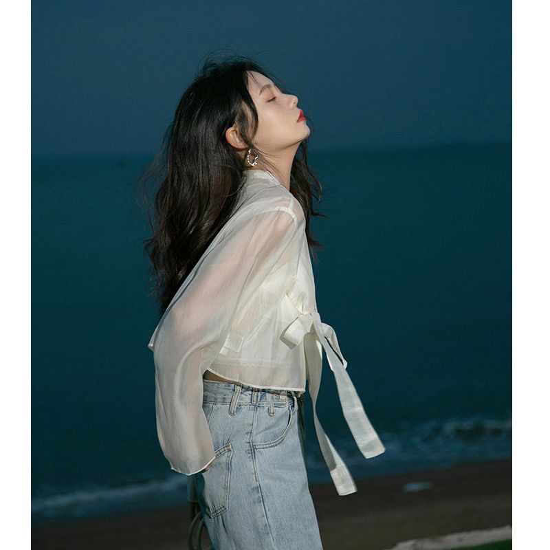 Áo khoác ngoài voan mỏng đi biển thắt nơ hanbok cách tân